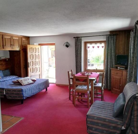 استودیوی استاندارد, Residence Pavou