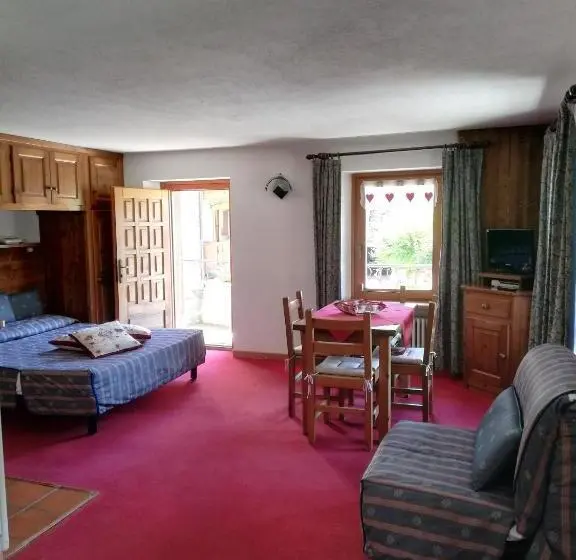 استودیوی استاندارد, Residence Pavou