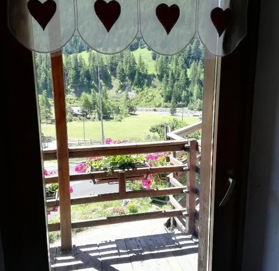 استودیوی استاندارد, Residence Pavou