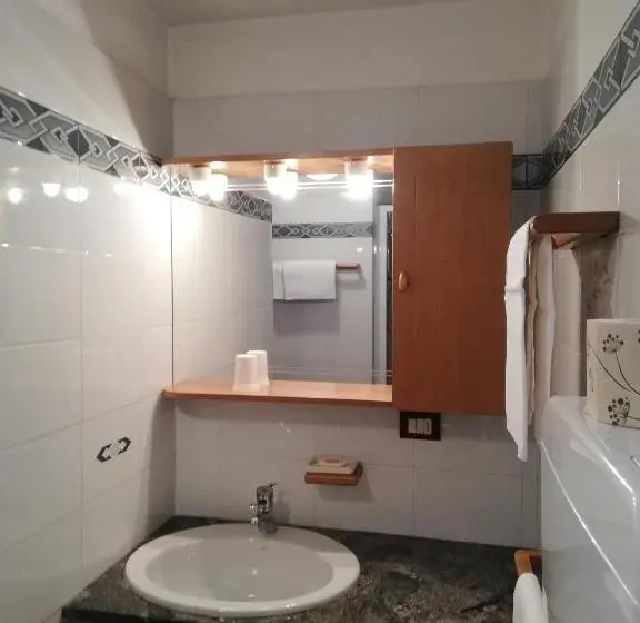 Economy Triple Room, Residence Pavou