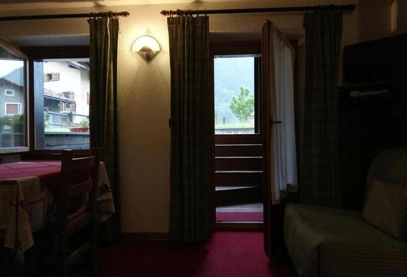 Economy Triple Room, Residence Pavou