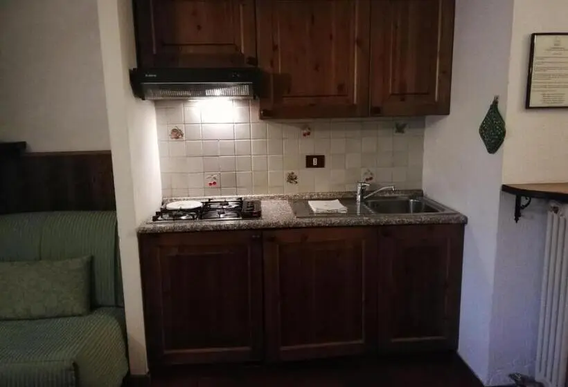 Economy Triple Room, Residence Pavou