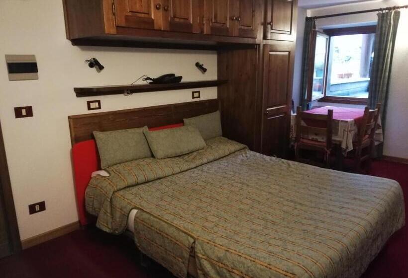 Трежместный Номер Economy, Residence Pavou