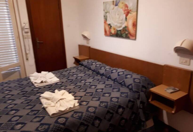 اتاق استاندارد با بالکن, Emanuela