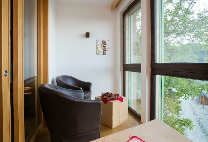 Juniorsviitti, Polisena L Altro Agriturismo Veg