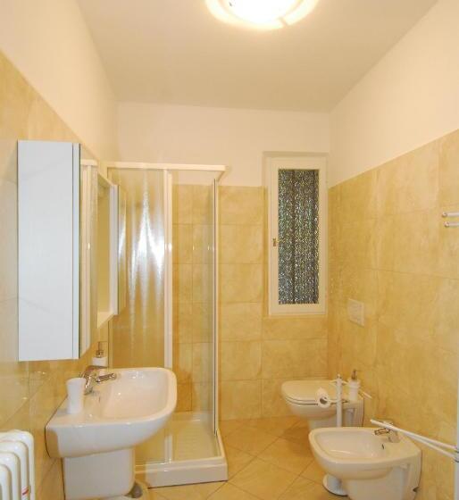 Номер Стандарт Индивидуальный Совместная Ванная, Fiò & Giò