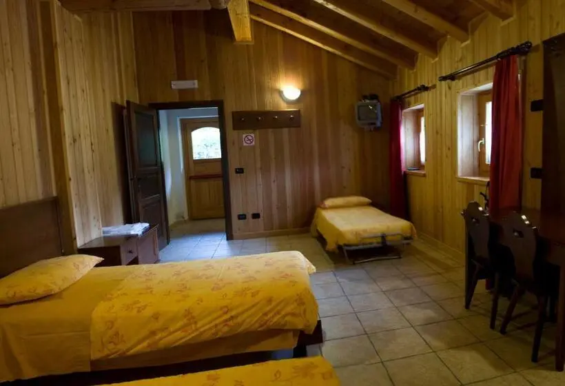 اتاق ساده سه نفره, Locanda Lac Place Moulin