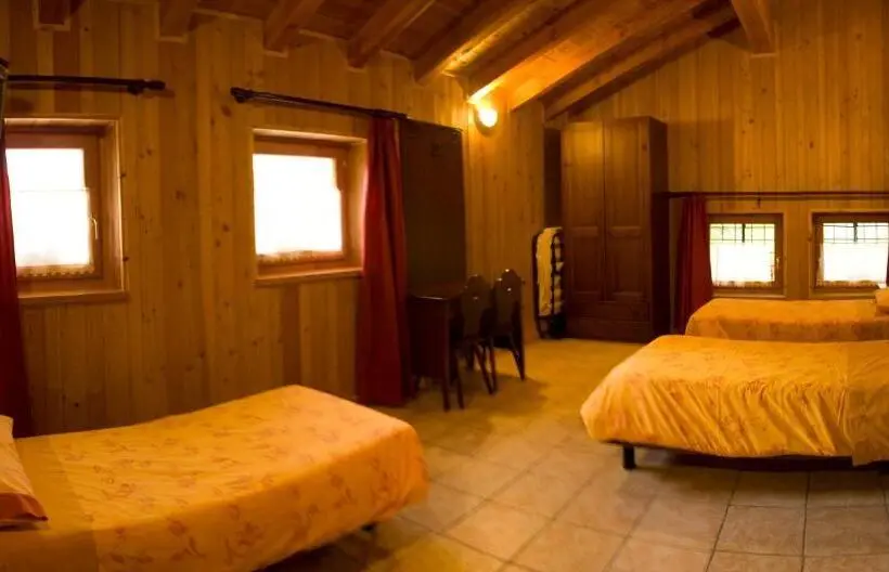 اتاق ساده سه نفره, Locanda Lac Place Moulin