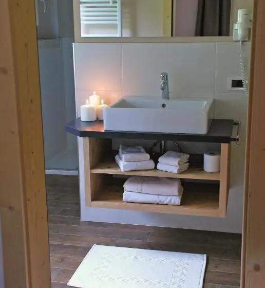اتاق استاندارد یک نفره, Monti Pallidi B&b Apartments