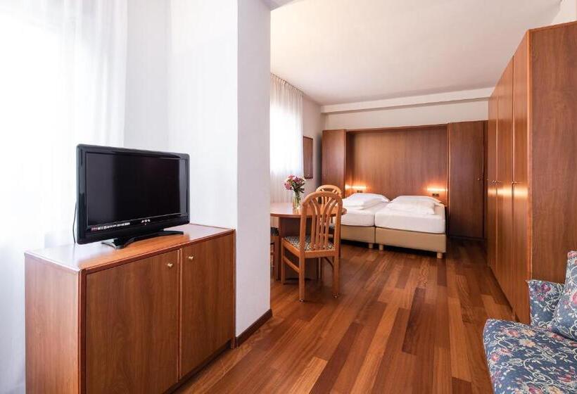 标准工作室, Residence Désirée Classic & Design
