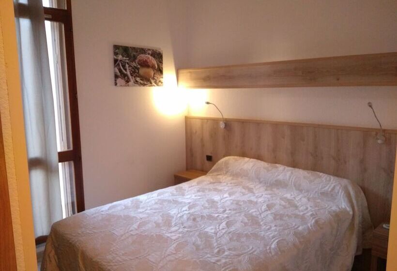 Номер Стандарт, Hôtel Belleville