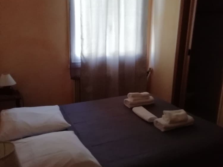 اتاق استاندارد, Hôtel De L Etoile