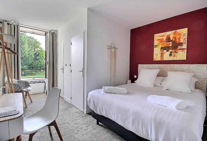 スタンダードルーム, Domaine De La Briandais, A Place Of Electromagnetic Sobriety