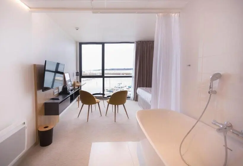 オーシャンビュースーペリアールーム, Le Nautica Hôtel