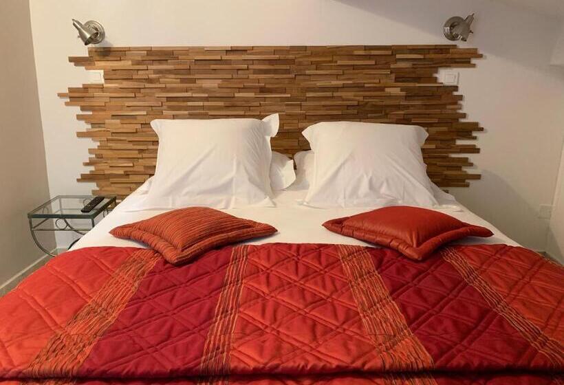 דירת חדר, Bastide De Mazan