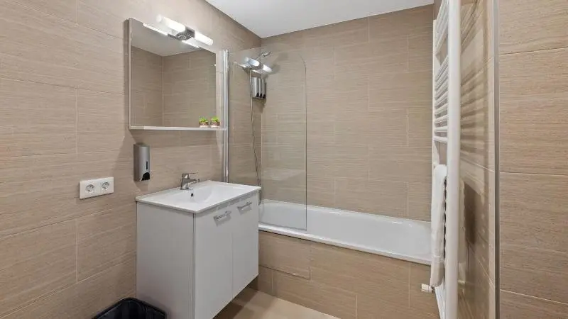 استودیو استاندارد با چشم‌انداز استخر, Cannes Marina Appart Hotel Mandelieu