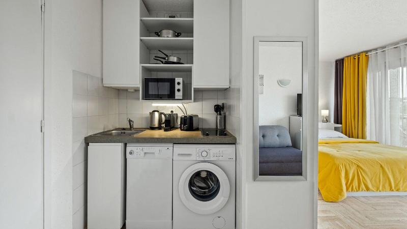 Студио Стандарт Вид на Бассейн, Cannes Marina Appart Hotel Mandelieu