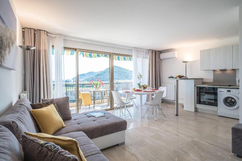 Апартаменты 2 Спальни Вид на Море, Cannes Marina Appart Hotel Mandelieu