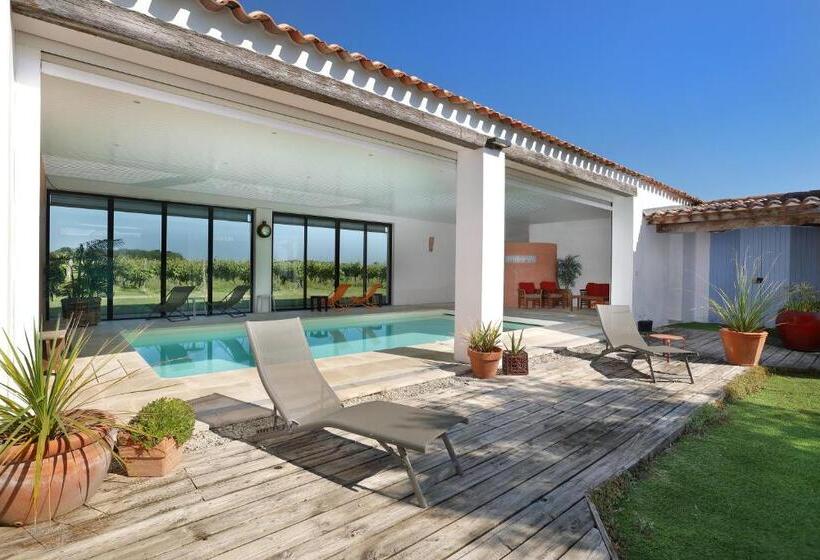 Вилла с 1 спальней и бассейном, Chambres D'hôtes Les Sarments