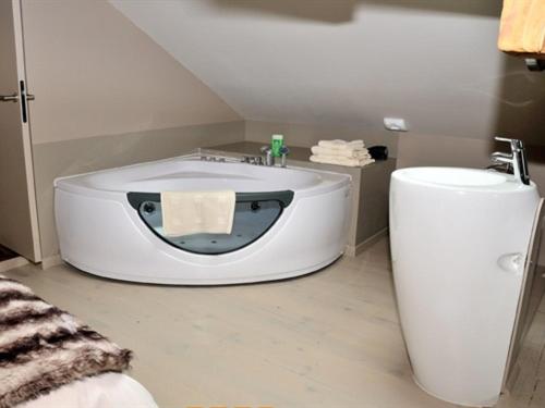 סוויטה, Lodges Lao