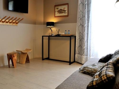 סוויטה, Lodges Lao