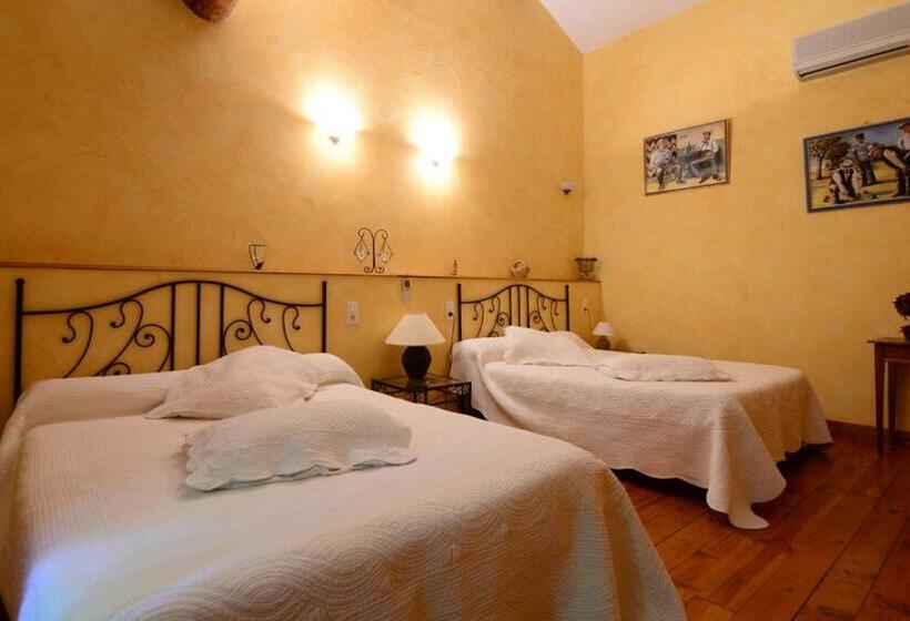 غرفة قياسية, L'oustau De Mistral