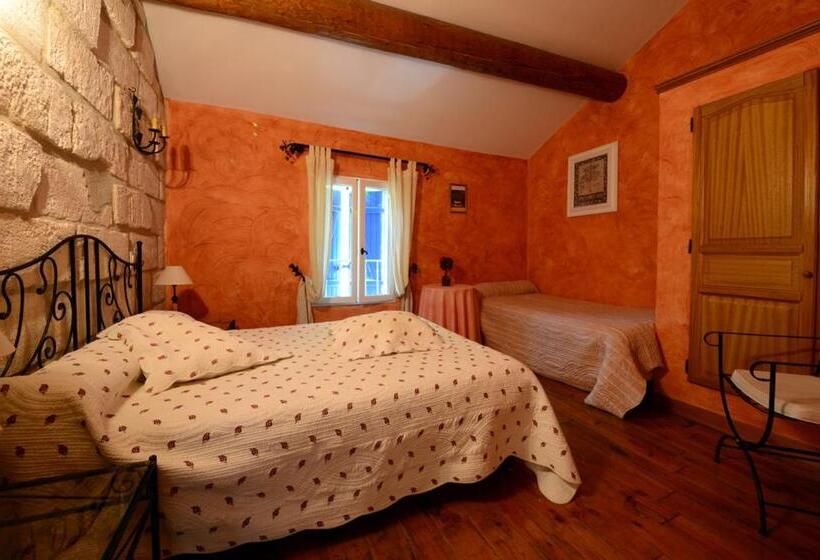 غرفة قياسية, L'oustau De Mistral