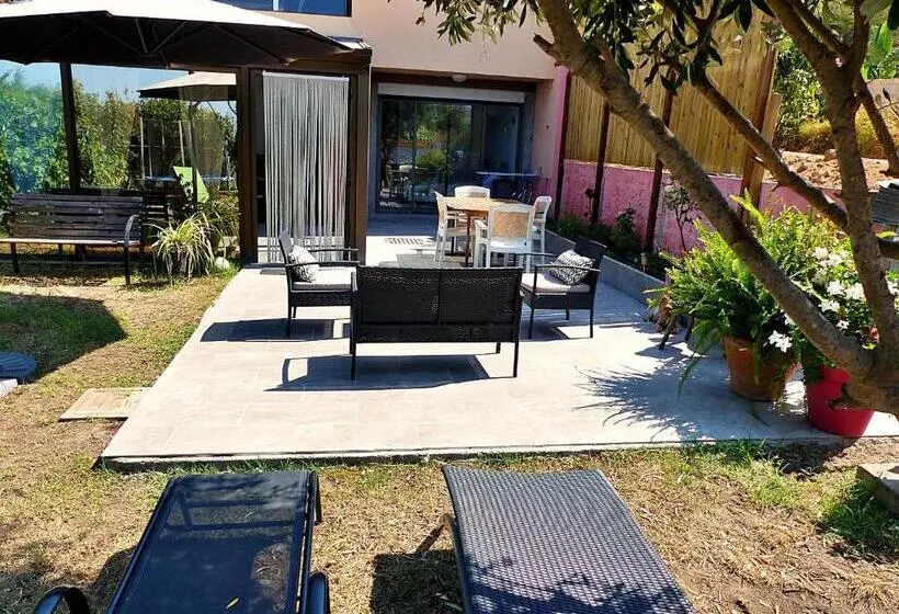 آپارتمان 1 خوابه با چشم‌انداز باغ, Rez De Villa Aspretto Lazaret