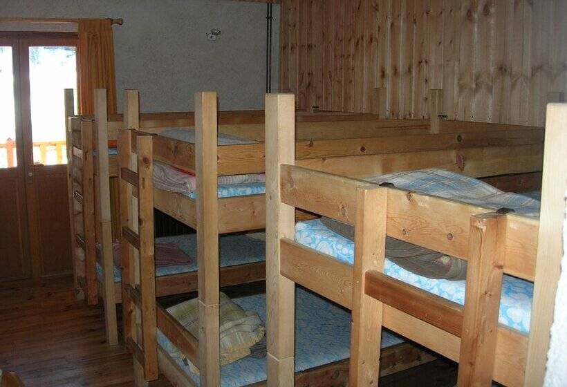 تختخواب در اتاق مشترک, Auberge La Cleida