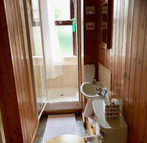 Perhesviitti, Ferintosh Guest House