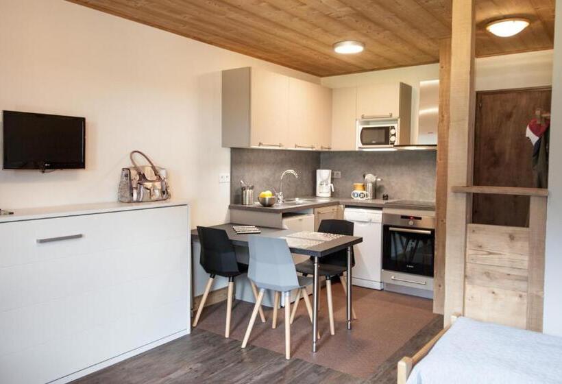 스탠다드 스튜디오, Giffre Et Clesson