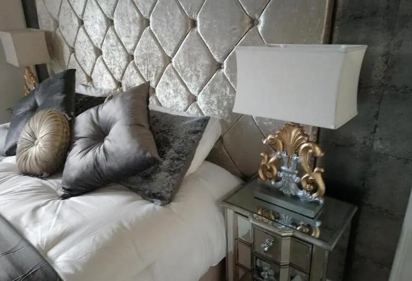 デラックスファミリールーム, Trinity Boutique B&b