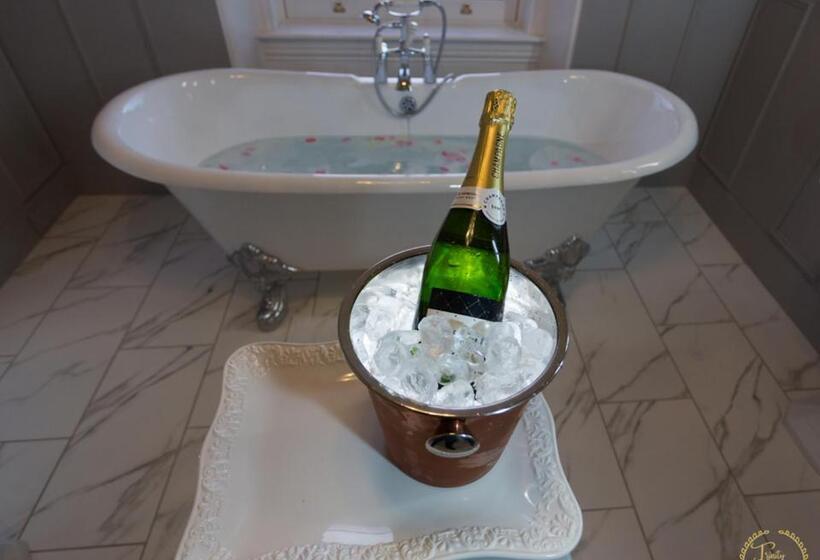 Семейный Номер Deluxe, Trinity Boutique B&b