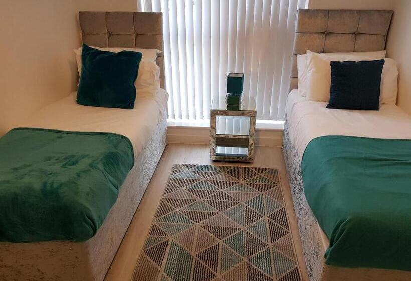 ３ベッドルームアパートメント, Vetrelax Basildon Newly Refurbished 3bed House