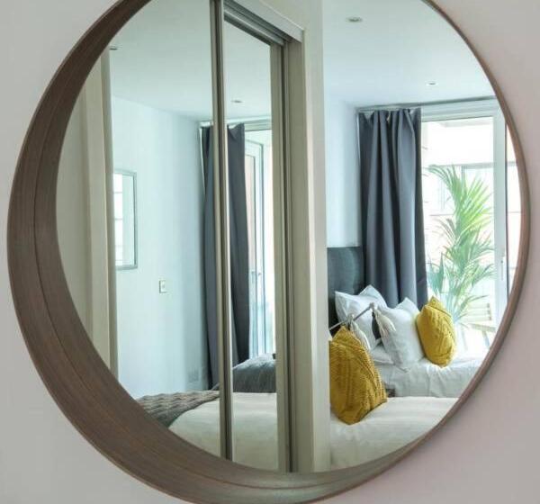 ３ベッドルームアパートメント, Vetrelax Basildon Newly Refurbished 3bed House