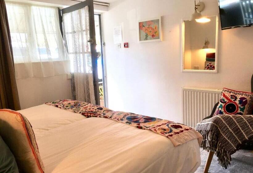 غرفة قياسية, The Mousetrap Inn