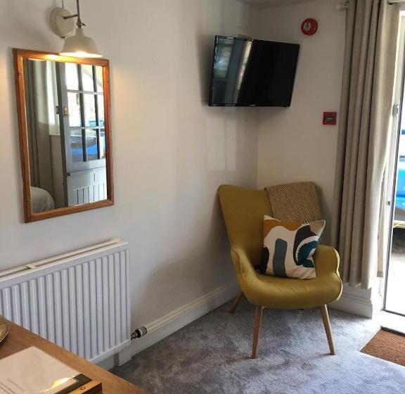 스탠다드 룸, The Mousetrap Inn