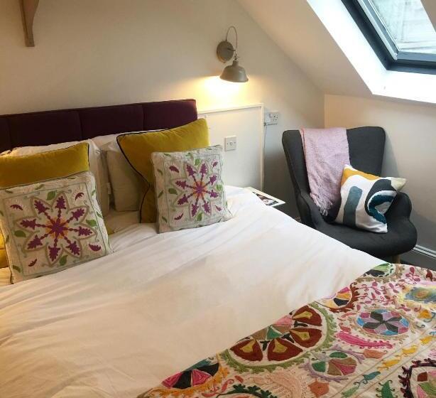 غرفة قياسية, The Mousetrap Inn