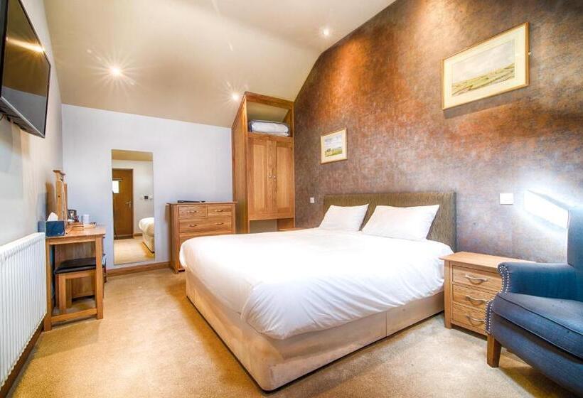 디럭스 룸, The Red Lion