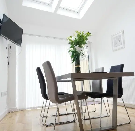 1 Bedroom Penthouse Apartment, The Patrons Inn