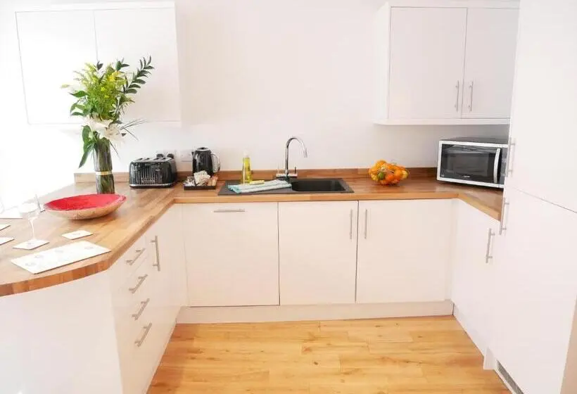 1 Bedroom Penthouse Apartment, The Patrons Inn