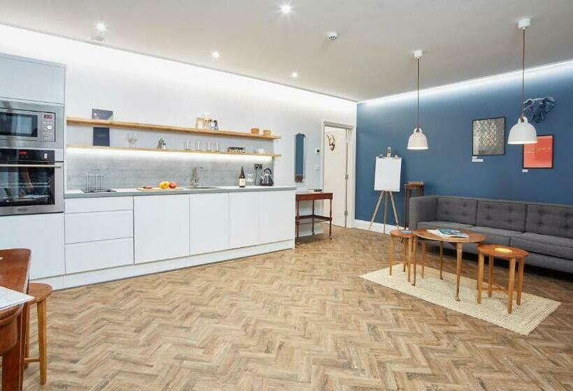 Апартаменты Deluxe 1 Спальня, Hideout