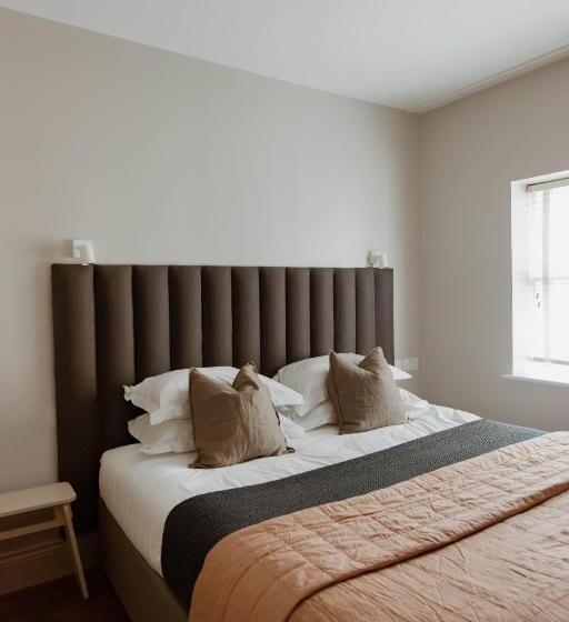 Апартаменты 1 Спальня, Hideout