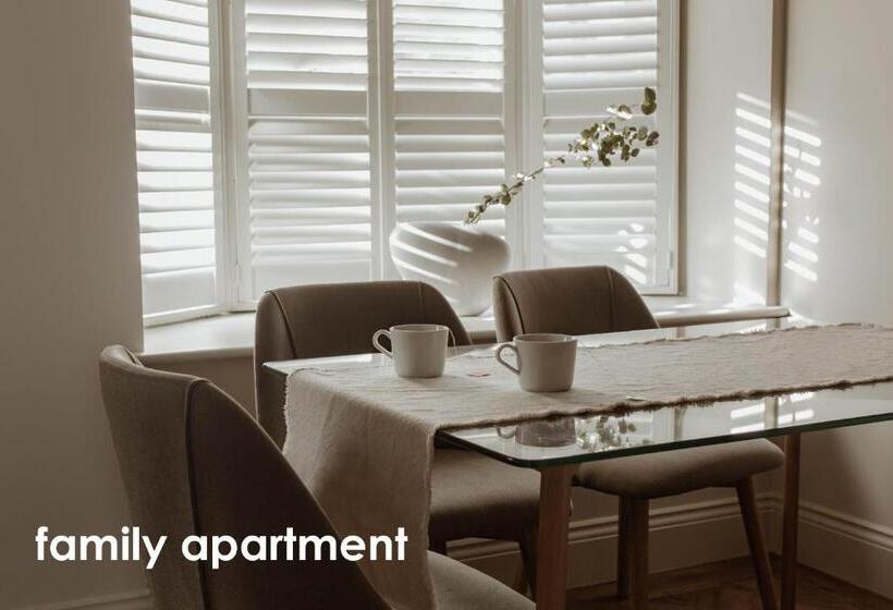 Апартаменты 2 Спальни, Hideout