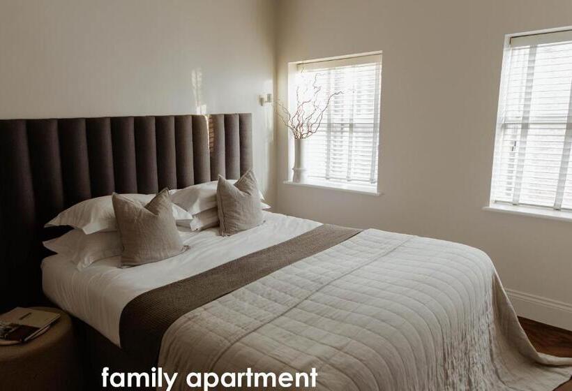 Апартаменты 2 Спальни, Hideout