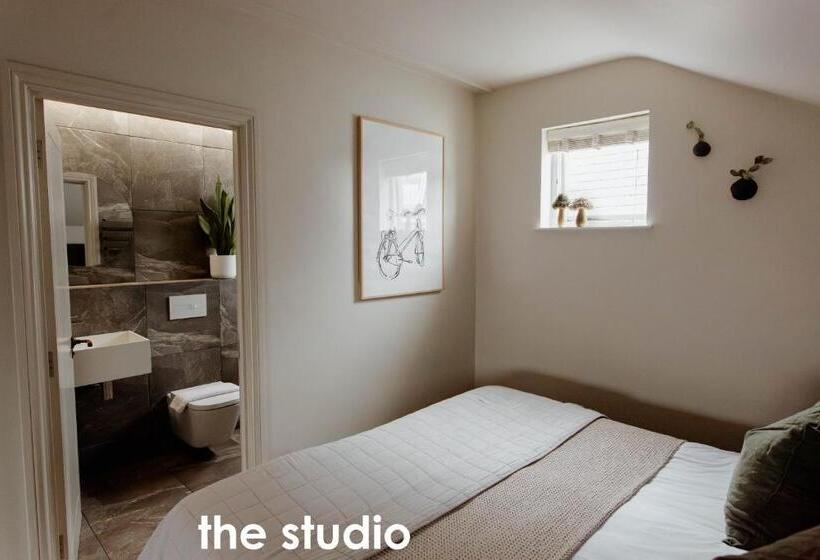 Студия Стандарт, Hideout