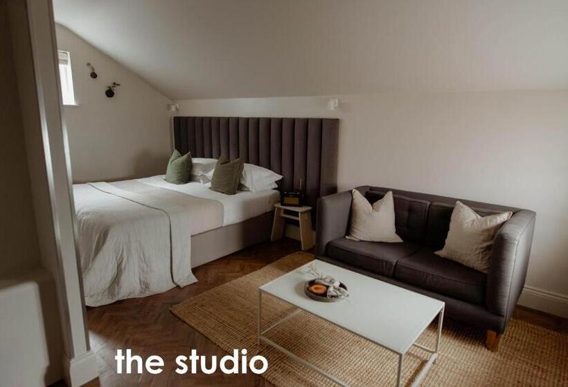 Студия Стандарт, Hideout