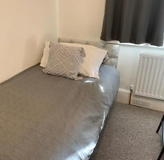 Economy Yhden Hengen Huone, St Anne S Road Guest House