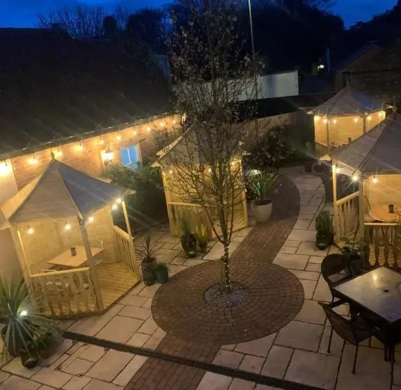 Huoneisto 1 Makuuhuone Puutarhanäkymä, Greyhound Inn Wilton