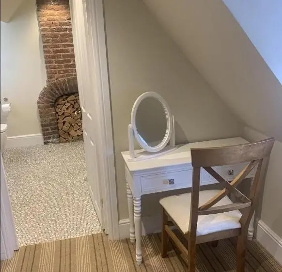 Huoneisto 1 Makuuhuone Puutarhanäkymä, Greyhound Inn Wilton